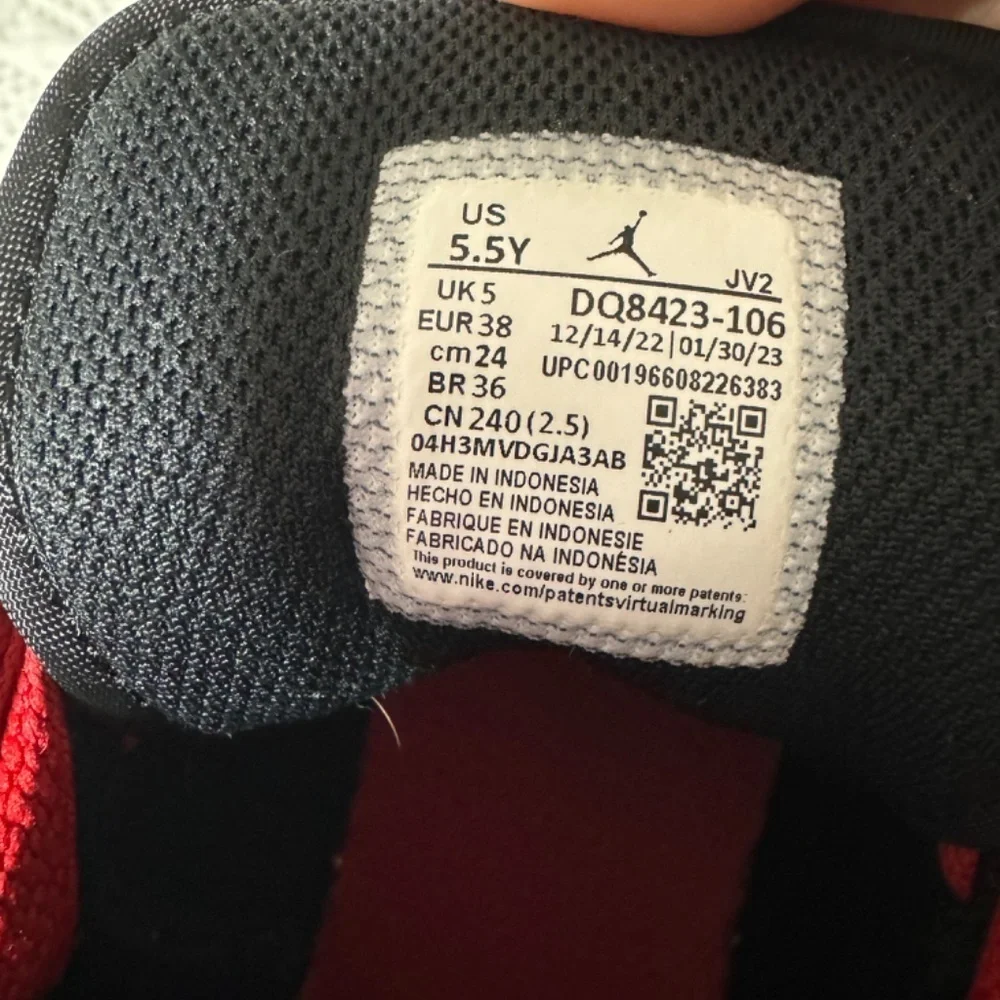 Nike Jordan 1 Mid Red White Black Youth 5.5 Woman 7 Sneakers Running Shoes - Picture 5 of 14